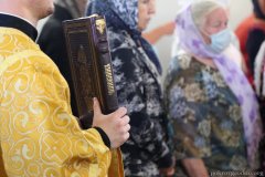 Епіскап Антоній узначаліў служэнне літургіі ў Крыжаўздзвіжанскім храме вёскі Свіслач 