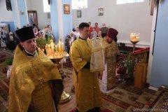 Епіскап Антоній узначаліў служэнне літургіі ў Крыжаўздзвіжанскім храме вёскі Свіслач 