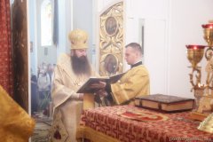 Епіскап Антоній узначаліў служэнне літургіі ў Крыжаўздзвіжанскім храме вёскі Свіслач 