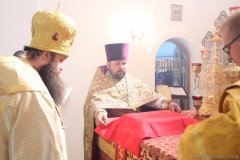 Епіскап Антоній узначаліў служэнне літургіі ў Крыжаўздзвіжанскім храме вёскі Свіслач 