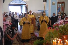 Епіскап Антоній узначаліў служэнне літургіі ў Крыжаўздзвіжанскім храме вёскі Свіслач 