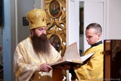 Епіскап Антоній узначаліў служэнне літургіі ў Крыжаўздзвіжанскім храме вёскі Свіслач 