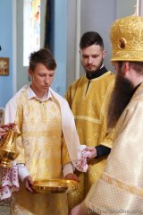 Епіскап Антоній узначаліў служэнне літургіі ў Крыжаўздзвіжанскім храме вёскі Свіслач 