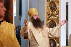 Епіскап Антоній узначаліў служэнне літургіі ў Крыжаўздзвіжанскім храме вёскі Свіслач 