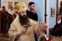 Епіскап Антоній узначаліў служэнне літургіі ў Крыжаўздзвіжанскім храме вёскі Свіслач 