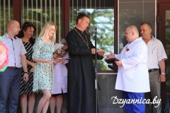 В преддверии празднования Дня медицинского работника благочинный Щучинского округа вручил церковные награды