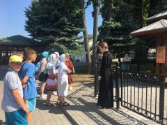 Воспитанники воскресной школы при храме в честь cвятого пророка Илии г. Мосты совершили поездку в Жировичи и Сынковичи