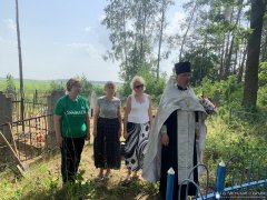 На базе прихода храма деревни Мурованка прошло очередное мероприятие волонтерской инициативы "Жывая кветка"