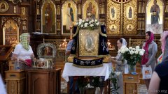 В Покровском соборе проводили мироточивую икону Божией Матери «Умиление» (Локотская)