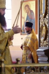 Епископ Антоний возглавил в Покровском соборе Божественную литургию и молебен о мире и единстве народа Божия