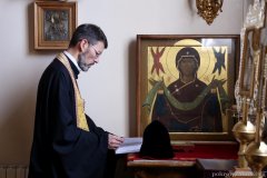 Епископ Антоний возглавил в Покровском соборе Божественную литургию и молебен о мире и единстве народа Божия