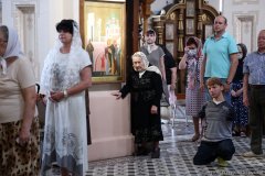 Епископ Антоний возглавил в Покровском соборе Божественную литургию и молебен о мире и единстве народа Божия