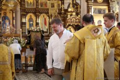 В канун праздника святых апостолов Петра и Павла епископ Антоний совершил всенощное бдение в Покровском соборе