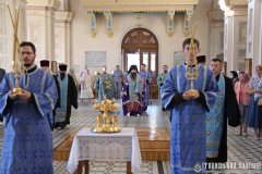 Накануне праздника Казанской иконы Божией Матери Епископ Антоний совершил всенощное бдение в Свято-Покровском соборе