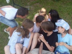 В летней воскресной школе молодежь работает над проектом "Вертоград многоцветный"