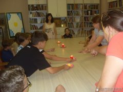 В летней воскресной школе молодежь работает над проектом "Вертоград многоцветный"