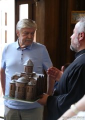 Посол Российской федерации посетил Борисо-Глебский храм на Коложе