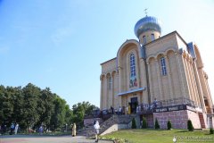 Престольные торжества в Петропавловском соборе Волковыска возглавил епископ Антоний