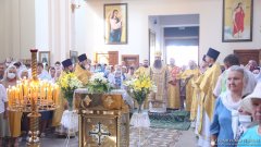 Престольные торжества в Петропавловском соборе Волковыска возглавил епископ Антоний