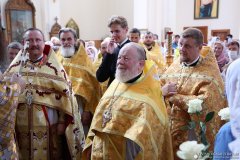 Престольные торжества в Петропавловском соборе Волковыска возглавил епископ Антоний