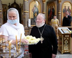 Престольные торжества в Петропавловском соборе Волковыска возглавил епископ Антоний