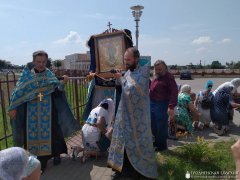 В храме агрогородка Обухово торжественно встретили икону Божией Матери "Умиление" Локотскую