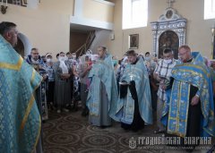 Мироточивая чудотворная икона Божией Матери «Умиление» пребывает в зельвенской церкви