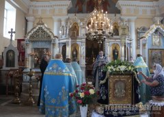 Мироточивая чудотворная икона Божией Матери «Умиление» пребывает в зельвенской церкви