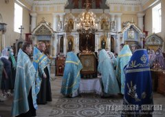 Мироточивая чудотворная икона Божией Матери «Умиление» пребывает в зельвенской церкви