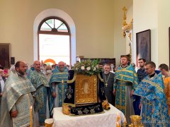 19 июля в  храме Святителя Николая Чудотворца г.п. Берестовица Берестовицкого благочиния состоялась торжественная встреча иконы Божией Матери «Умиление» (Локотская)