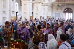 В день празднования Происхождения Честных Древ Животворящего Креста Господня епископ Антоний совершил Божественную литургию в Покровском соборе города Гродно