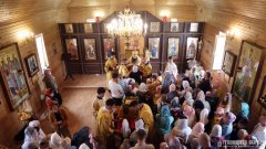 Епископ Антоний совершил Божественную литургию в храме святых Виленских мучеников города Гродно