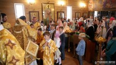 Епископ Антоний совершил Божественную литургию в храме святых Виленских мучеников города Гродно