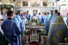 В праздник Раковичской иконы Божией Матери епископ Антоний совершил Божественную литургию в храме Рождества Пресвятой Богородицы деревни Раковичи