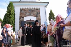 В праздник Раковичской иконы Божией Матери епископ Антоний совершил Божественную литургию в храме Рождества Пресвятой Богородицы деревни Раковичи