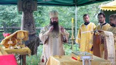 Епископ Антоний совершил Литургию на слёте православной молодежи Волковысского благочиния 