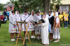 Епископ Антоний совершил Литургию на слёте православной молодежи Волковысского благочиния 