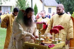 Епископ Антоний совершил Литургию на слёте православной молодежи Волковысского благочиния 