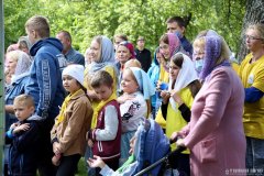 Епископ Антоний совершил Литургию на слёте православной молодежи Волковысского благочиния 