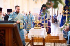 В канун праздника Успения Пресвятой Богородицы Епископ Антоний совершил всенощное бдение в Свято-Покровском соборе