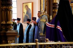 В канун праздника Успения Пресвятой Богородицы Епископ Антоний совершил всенощное бдение в Свято-Покровском соборе