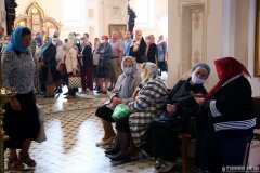 В канун праздника Успения Пресвятой Богородицы Епископ Антоний совершил всенощное бдение в Свято-Покровском соборе