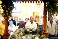 В праздник Успения Пресвятой Богородицы епископ Антоний совершил Божественную литургию в Покровском кафедральном соборе города Гродно