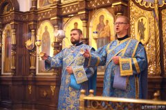 В праздник Успения Пресвятой Богородицы епископ Антоний совершил Божественную литургию в Покровском кафедральном соборе города Гродно
