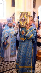 В праздник Успения Пресвятой Богородицы епископ Антоний совершил Божественную литургию в Покровском кафедральном соборе города Гродно