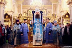 В праздник Успения Пресвятой Богородицы епископ Антоний совершил Божественную литургию в Покровском кафедральном соборе города Гродно