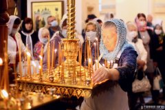 В праздник Успения Пресвятой Богородицы епископ Антоний совершил Божественную литургию в Покровском кафедральном соборе города Гродно