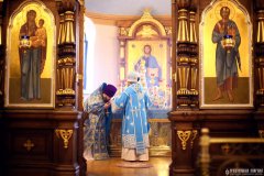 В праздник Успения Пресвятой Богородицы епископ Антоний совершил Божественную литургию в Покровском кафедральном соборе города Гродно