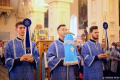 В праздник Успения Пресвятой Богородицы епископ Антоний совершил Божественную литургию в Покровском кафедральном соборе города Гродно