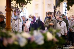 В праздник Успения Пресвятой Богородицы епископ Антоний совершил Божественную литургию в Покровском кафедральном соборе города Гродно